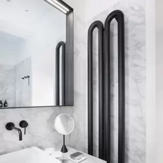 Antrax Tubone Полотенцесушитель электрический21x170H см, цвет: черный матовый