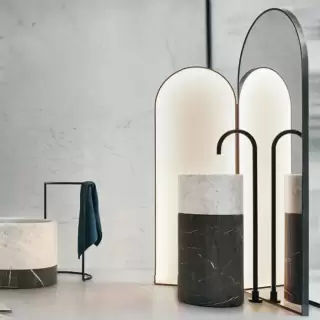 NOORTH milldue edition ROMA Комплект 150см из напольного зеркала со створкой с подсветкой, напольной раковины из гладкого и фрезерованного мрамора, Цвет: bianco carrara-A10L/grafite-A51F