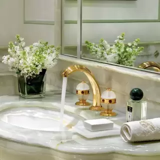 THG Amboise Jaspe rouge Смеситель для раковины, 3 отв., цвет: золото/красная яшма