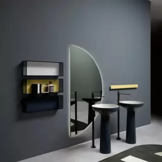 Antonio Lupi Spicchio  Зеркало 120х60х0,5 см., полукруг, на раме, с блестящей кромкой