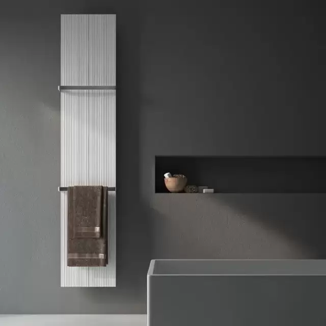 Antrax Bian Полотенцесушитель электрический L40,3*H200 см, полотенцедержатель 2 шт, электрический кабель справа, 700ВТ, цвет: белый матовый