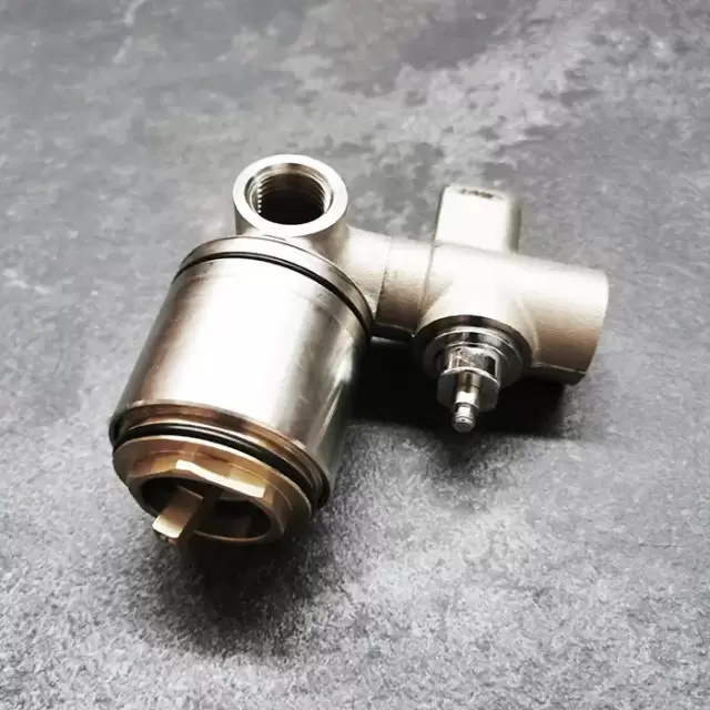 Nicolazzi Unico Встраиваемая часть для душа с переключателем, подключение смешанной воды 1/2" и 3/4"