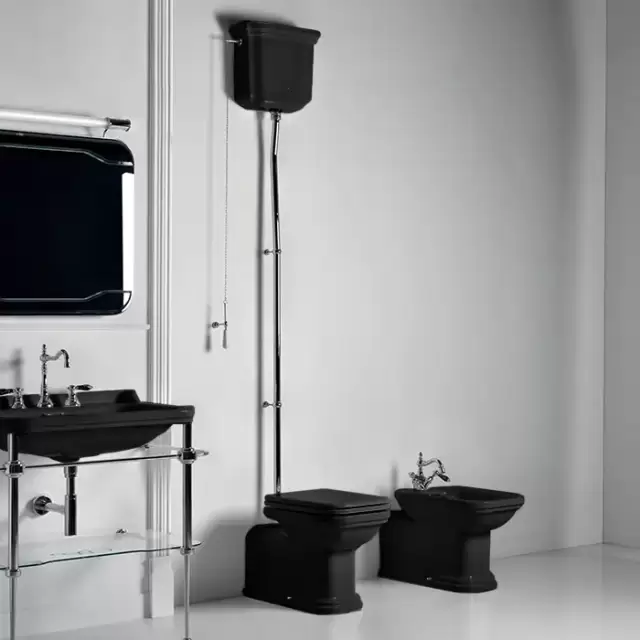 Kerasan Waldorf Унитаз  пристенный удлиненный, с высоким бачком- уст-ка на расстоянии 2см от стены и трубой, цвет: черный/хром