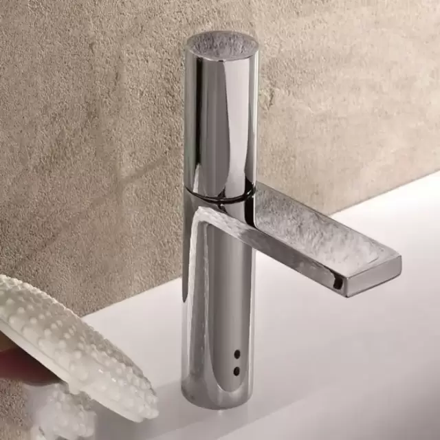 Fantini Milano Электронный смеситель для раковины на 1 отверстие, цвет: хром