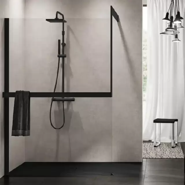 Novellini Kuadra H Душевое ограждение 160х205cм., с свободным входом, Sx, с настенным кронштейном, с полотенцедержателем, стекло прозрачное, цвет: черный матовый