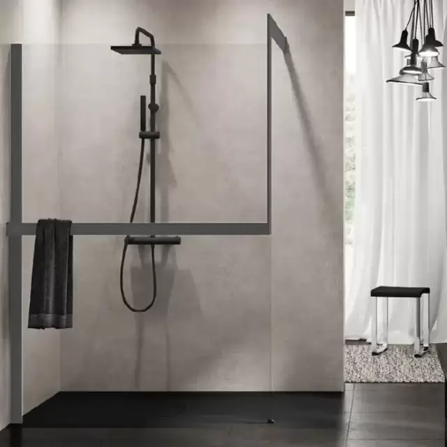 Novellini Kuadra H Душевое ограждение 160х205cм., с свободным входом, Sx, с настенным кронштейном, с полотенцедержат, стекло прозрачное, цвет: Silver