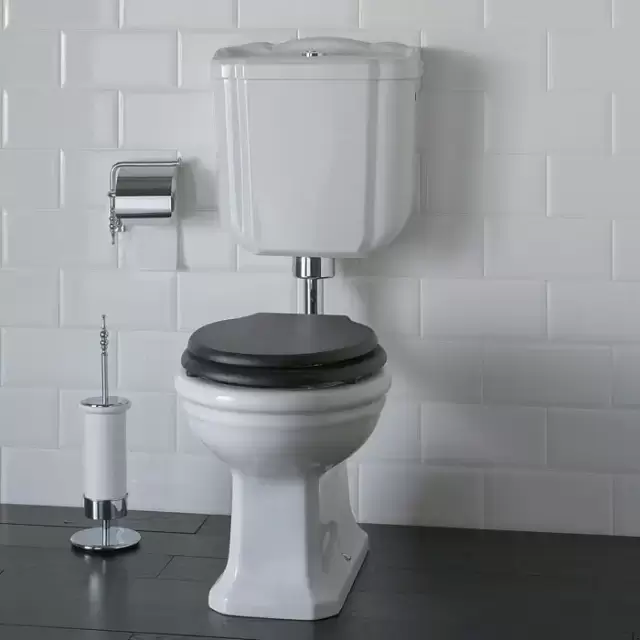 Globo Paestum Унитаз напольный 58х37,5см, слив в пол,  со средней трубой, фурнитурой, цвет: белый/хром