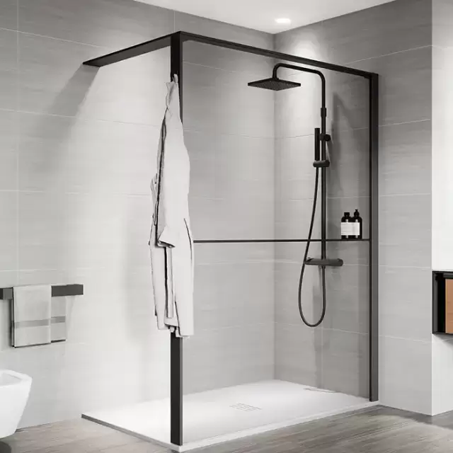 Novellini Kuadra HWS Душевое ограждение 137-140х200cм., с свободным входом, Dx, с полкой, стекло прозрачное, цвет: черный матовый