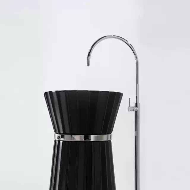 Oasis Plisse Раковина напольная &Oslash;44х95см, без отв., без перелива, в комплекте с донным клапаном, цвет: черный/хром